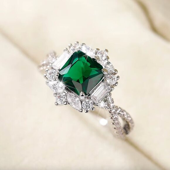 NEW 18k White Gold Emerald Diamond Ring - Picture 2 of 8